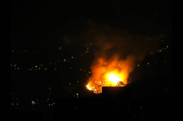 Carlos Alberto Monta&#241;ez Zapata - En el incendio 80 casas quedaron destruidas.