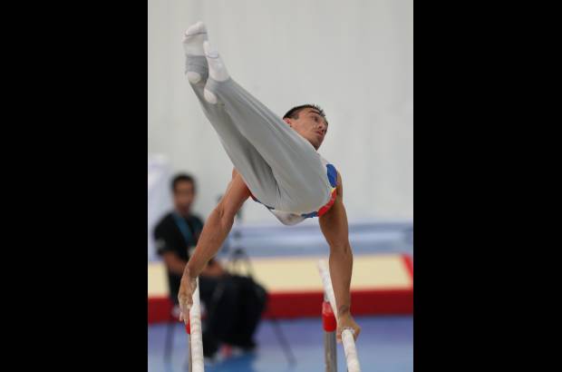 Juan Antonio S&#225;nchez - Cuando el gimnasta antioque&#241;o estaba al turno en alguno de los aparatos, hasta los rivales permanec&#237;an perplejos y al final coincid&#237;an con el p&#250;blico y lo premiaban con aplausos.