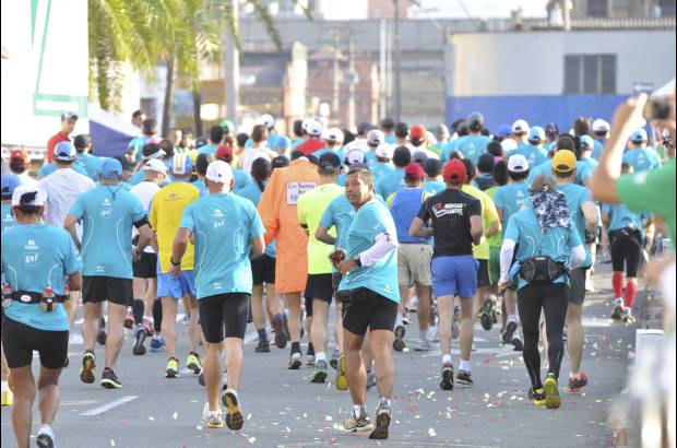 Esteban Jaramillo y Sebastián Salazar - Más de 10 mil competidores se dieron cita en esta histórica cita deportiva que se corría en las modalidades de 5, 10, 21 y 42 kilómetros.