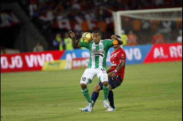 Hern&#225;n Vanegas - Los jugadores lucieron cintas negras en homenaje a Calero.