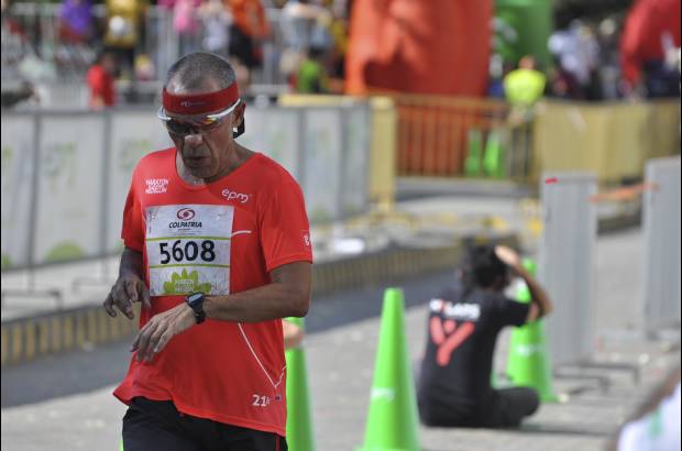 Esteban Jaramillo y Sebasti&#225;n Salazar - M&#225;s de 10 mil competidores se dieron cita en esta hist&#243;rica cita deportiva que se corr&#237;a en las modalidades de 5, 10, 21 y 42 kil&#243;metros.