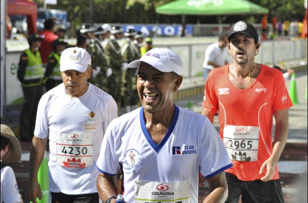 Esteban Jaramillo y Sebasti&#225;n Salazar - M&#225;s de 10 mil competidores se dieron cita en esta hist&#243;rica cita deportiva que se corr&#237;a en las modalidades de 5, 10, 21 y 42 kil&#243;metros.