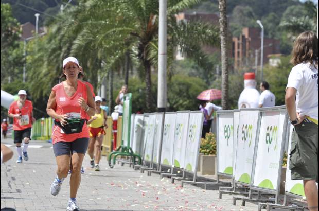 Esteban Jaramillo y Sebasti&#225;n Salazar - M&#225;s de 10 mil competidores se dieron cita en esta hist&#243;rica cita deportiva que se corr&#237;a en las modalidades de 5, 10, 21 y 42 kil&#243;metros.