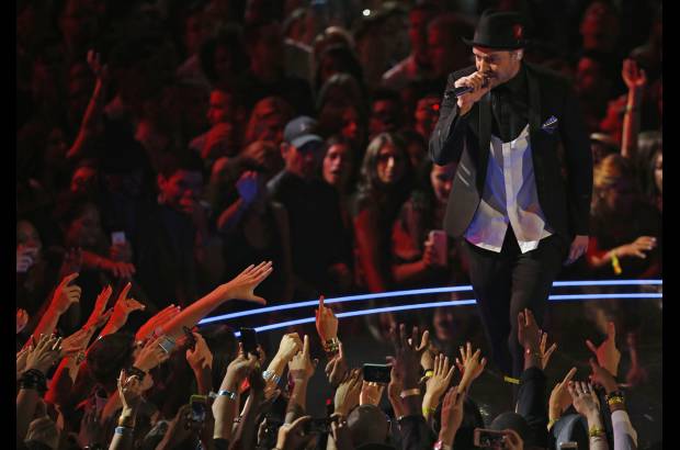 Reuters - Justin Timberlake interpret&#243; varios de sus &#233;xitos como solista en la gala de los Premios MTV.