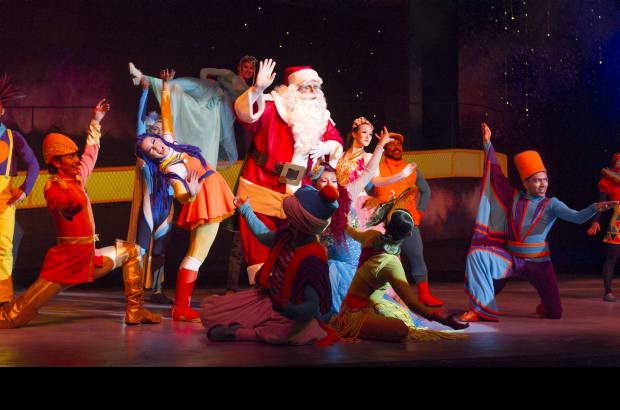 Foto Edwin Bustamante - Noel se vuelve a robar las miradas con su espect&#225;culo de Navidad.