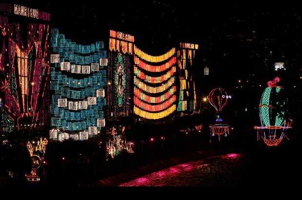 Jaime P&#233;rez - Del Medell&#237;n antiguo se &quot;prest&#243;&quot; ese toque de nostalgia que se vertir&#225; en el corredor del r&#237;o, en 75 parques y en los lugares m&#225;s emblem&#225;ticos, porque evocar&#225; sus tradiciones y costumbres.
