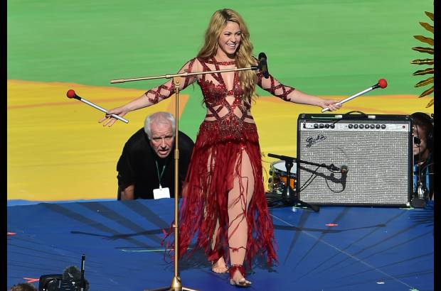AFP - Los rumores sobre el segundo embarazo de Shakira siguen circulando por redes sociales. Algunos medios de comunicaci&#243;n confirmaron que fuentes allegadas a la barranquillera dijeron que s&#237; est&#225; embarazada, pero hasta el momento la noticia no se ha hecho oficial. El rumor comenz&#243; despu&#233;s de la presentaci&#243;n de Shakira en la clausura del Mundial Brasil 2014.