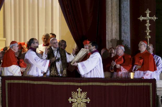 AP - Cuando Roncalli, que fue beatificado por Juan Pablo II, eligi&#243; el nombre de Juan los cardenales le recordaron que ser&#237;a Juan XXIII, como un antipapa, a lo que &#233;l dijo que no ten&#237;a miedo a ser confundido con un usurpador de la c&#225;tedra de San Pedro.