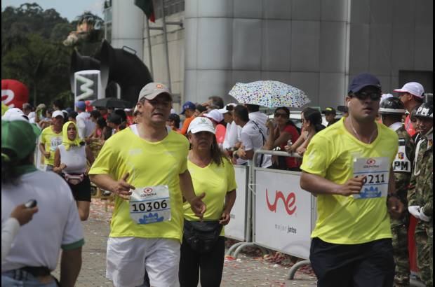 Esteban Jaramillo y Sebastián Salazar - Más de 10 mil competidores se dieron cita en esta histórica cita deportiva que se corría en las modalidades de 5, 10, 21 y 42 kilómetros.