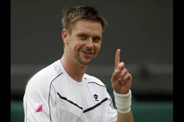 Reuters - Robin Soderling gan&#243; por 6-7 (5), 3-6, 7-5, 6-4 y 6-4 en tres horas y 50 minutos.