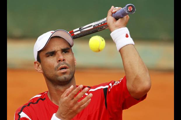 Reuters - Alejandro Falla fue superado en su s&#233;ptimo partido consecutivo de este a&#241;o en roland Roland Garros.