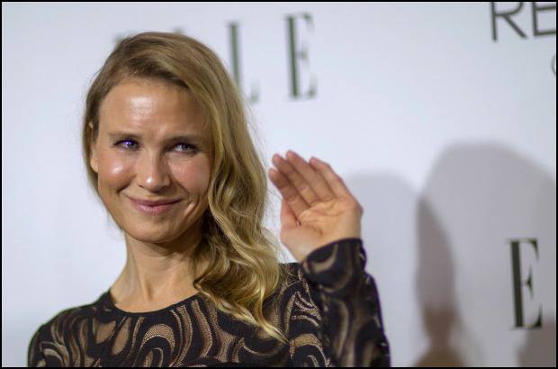 Reuters - La int&#233;rprete estadounidense de 45 a&#241;os, alejada de Hollywood desde que estrenara My Own Love Song en 2010, acudi&#243; al evento de Mujeres de Hollywood, de la revista Elle.