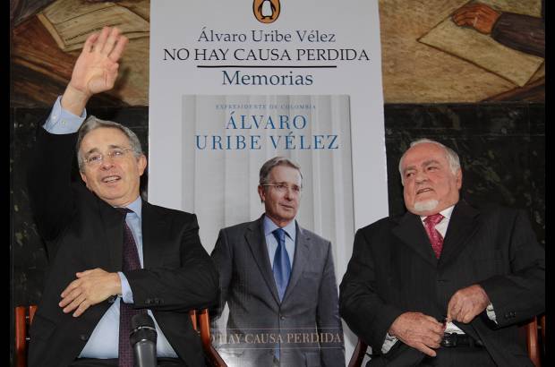 Foto R&#243;binson S&#225;enz - La presentaci&#243;n del libro fue moderada por Alberto Vel&#225;squez Mart&#237;nez.