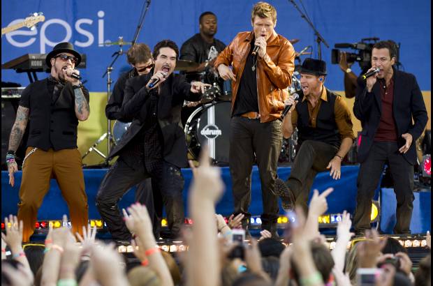 AP - Con más de 130 millones de discos vendidos en todo el mundo, los Backstreet Boy fue la boyband más exitosa de la década de los 90.