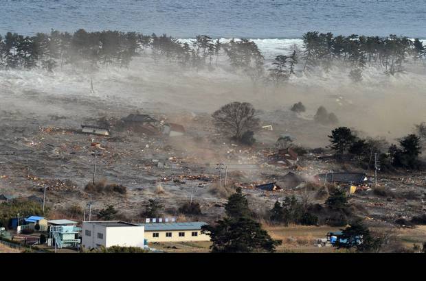 Reuters - Japón sufrió el peor terremoto en los últimos 140 años con una magnitud de 8.9 en la escala de Richter.