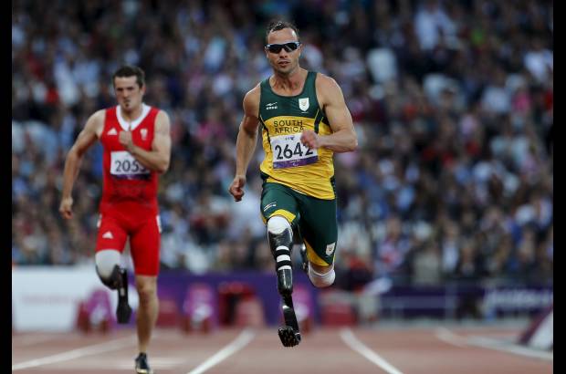 AP - El deportista hizo historia el pasado verano en Londres al convertirse en el primer atleta con las dos piernas amputadas que participaba en unos Juegos Ol&#237;mpicos, clasific&#225;ndose para las semifinales de la prueba de 400 metros lisos.