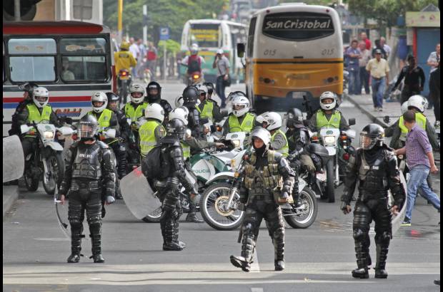Esteban Vanegas - Las afectaciones en v&#237;a se registraron en C&#250;cuta con Caracas y la carrera Bol&#237;var entre Ayacucho y Bombon&#225;.