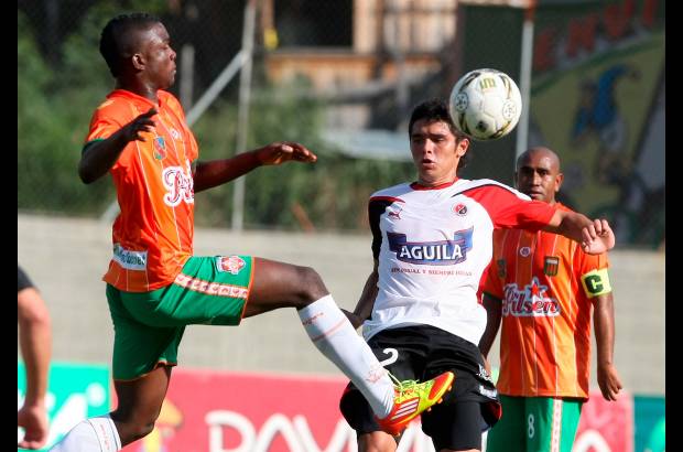 Colprensa - Envigado no ganó por desconcentrarse y Cúcuta recuperó un punto en la agonía gracias al nuevo impulso que le dieron las variantes en el complemento.