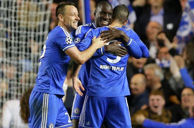 AP - A los 87 minutos Demba Ba puso el 2-0 que desat&#243; los festejos en Stamford Bridge.