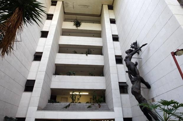 FOTO ARCHIVO EL COLOMBIANO - Entre las excentricidades del extinto capo est&#225; la construcci&#243;n de un edificio de ocho pisos llamado M&#243;naco, en el barrio El Poblado, uno se los sectores m&#225;s exclusivos de la ciudad de Medell&#237;n. En &#233;l habitaba parte de su familia y que sufri&#243; un fuerte atentado con carro bomba por parte del Cartel de Cali, con quien mantuvo una sangrienta guerra.