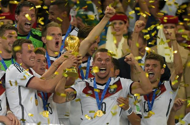 FOTO AFP - Alemania, campeona del Mundial de Brasil 2014 al ganar en la prórroga de la final a Argentina (1-0) en el estadio de Maracaná de Río de Janeiro, sumó su cuarto título de esta competición, de la que no era el vencedor desde hace 24 años, desde Italia 90' ante el mismo rival con idéntico marcador.
