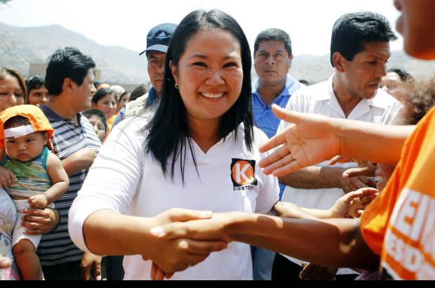 Reuters - Keiko a los 19 años de edad se convirtió en Primera Dama de la Nación, cuando sus padres se divorciaron en 1994.