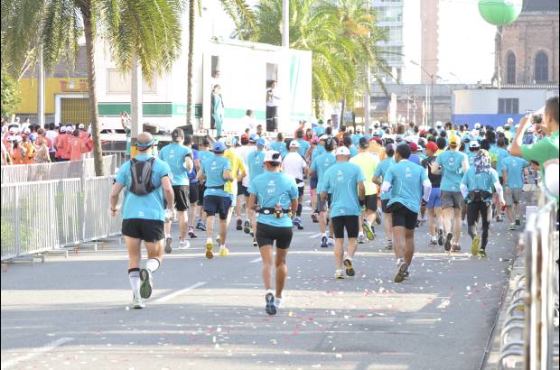 Esteban Jaramillo y Sebastián Salazar - Más de 10 mil competidores se dieron cita en esta histórica cita deportiva que se corría en las modalidades de 5, 10, 21 y 42 kilómetros.