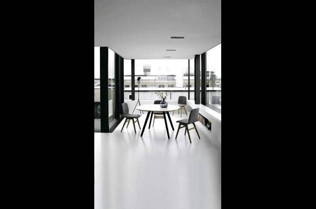 Diseños clásicos con un nuevo look - La reinterpretación de algunos de los clásicos de sus diseños desde 1952 es el concepto de la colección 2012 de BoConcept. Una muestra es la nueva silla London, con un diseño basado en sus raíces escandinavas, más refinado y expresivo.