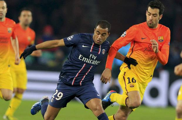 REUTERS - El PSG fue muy vertical, con amenazas constantes de Lucas Moura, muy r&#225;pido por la derecha, Ibrahimovic y Lavezzi, luchador e incisivo en punta.