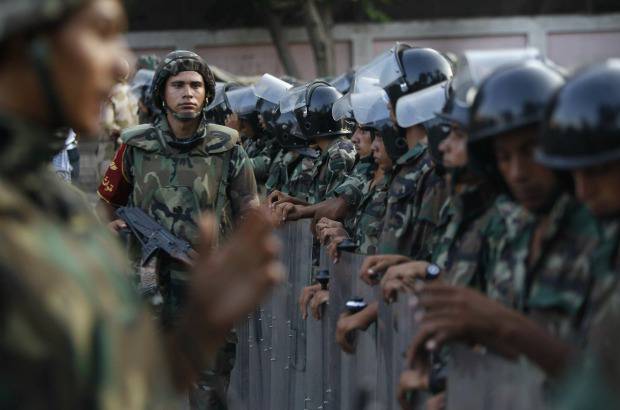 Reuters - La actuaci&#243;n de las Fuerzas Armadas, que cont&#243; con el apoyo de un amplio sector de la poblaci&#243;n de Egipto, puso fin al mandato de Mursi