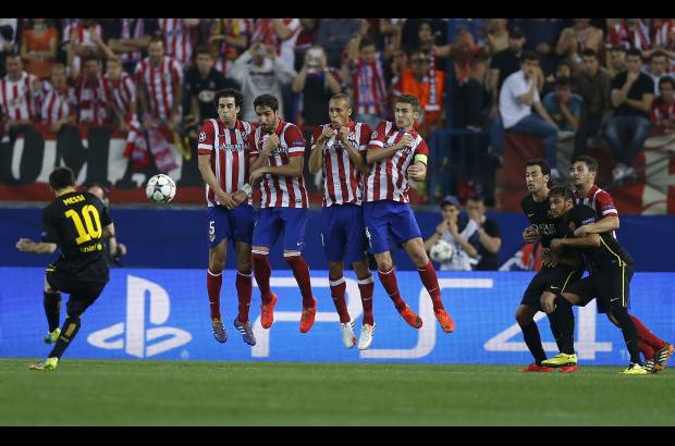AP - El Barcelona mostr&#243; m&#225;s intensidad y tuvo opciones en la segunda mitad contra un exhausto equipo rojiblanco.