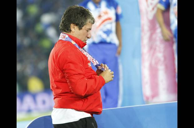 Hern&#225;n Vanegas - Millonarios alcanz&#243; la estrella 14 al superar en la gran final de la Liga Postob&#243;n II-2012 al Independiente Medell&#237;n. Dram&#225;tica definici&#243;n desde los penaltis despu&#233;s de empatar 0-0 en la ida y 1-1 este domingo.
