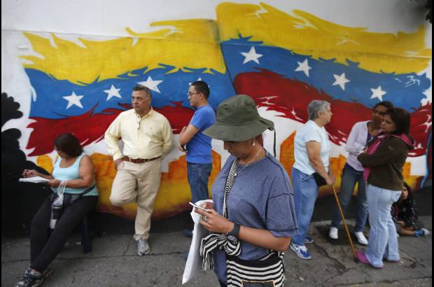 Reuters - La responsable del Poder Electoral recordó que están prohibidas las actividades proselitistas y de campaña y animó a la población a que acuda temprano a las urnas.