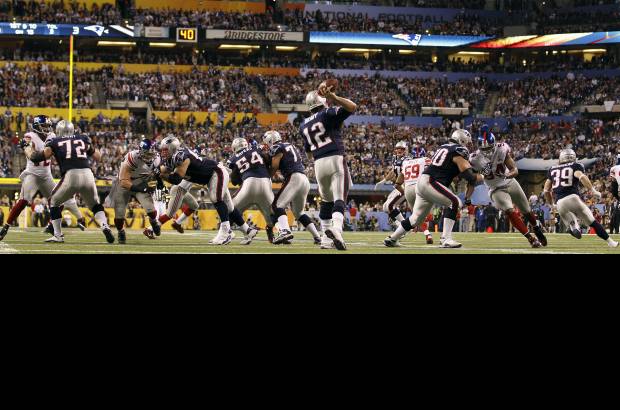 AP - Los Giants, que se hicieron de su cuarto t&#237;tulo de Super Bowl o S&#250;per Taz&#243;n en la historia de la franquicia, repitieron la haza&#241;a de derrotar a los Patriots en una final de la Liga Nacional de F&#250;tbol Americano (NFL) como sucedi&#243; hace cuatro a&#241;os.