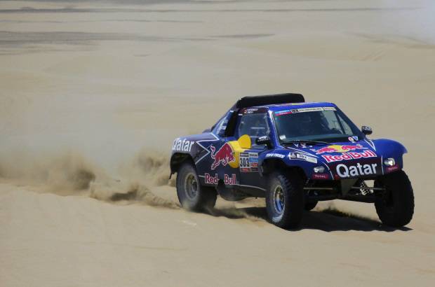 REUTERS - El piloto espa&#241;ol Carlos Sainz (Buggy) se mostr&#243; fastidiado por los problemas que tuvo con el dispositivo GPS de su veh&#237;culo.