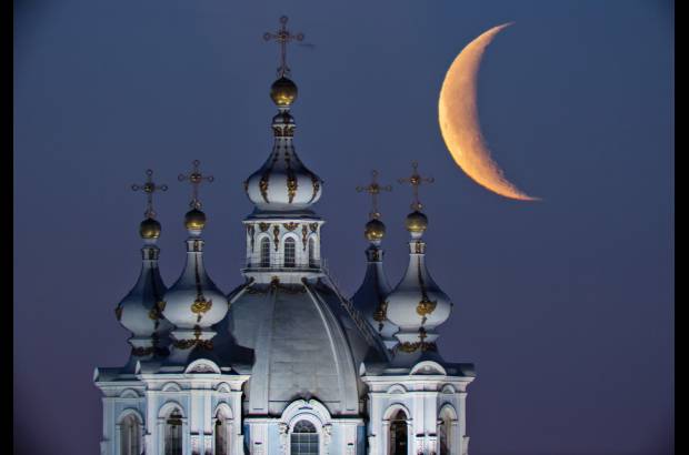 AP - Bella postal del cielo y la Catedral de San Petesburgo, Rusia.