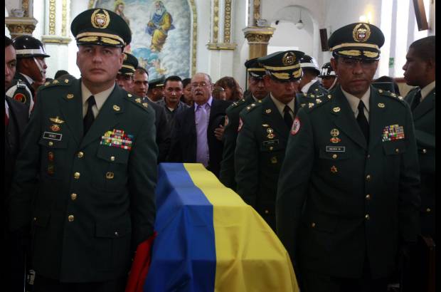Germ&#225;n Enciso, Colprensa - El soldado William Dom&#237;nguez, asesinado en Bogot&#225;, fue sepultado en una emotiva y sencilla ceremonia.