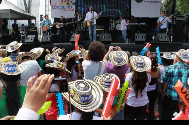 Manuel Saldarriaga - Andr&#233;s Cepeda fue el artista central del Gran Concierto Nacional en Medell&#237;n.