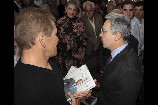 Foto R&#243;binson S&#225;enz - Seguidores, amigos y excolaboradores del expresidente Uribe asistieron al acto.