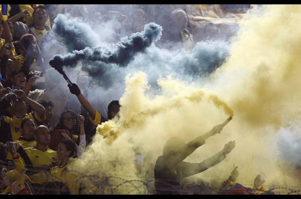 Reuters - Buen acompañamiento de colombianos tuvo la Selección en el estadio Monumental.