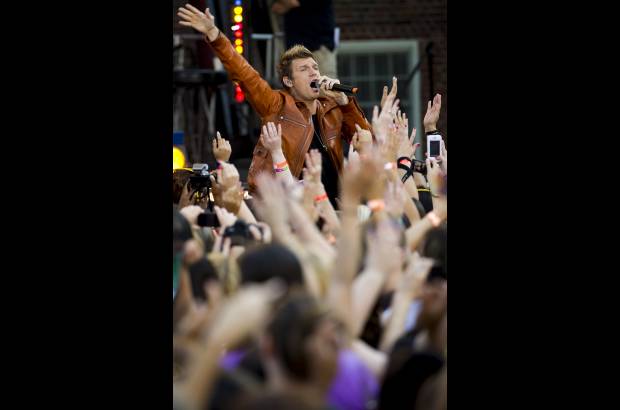 AP - Nick Carter, Brian Littrell, Howie Dorough, A.J. McLean y Kevin Richardson se presentaron en el programa Good Morning America.