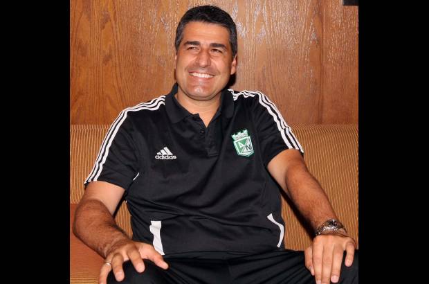 Santiago Escobar - Director t&#233;cnico. Nacido en Medell&#237;n hace 47 a&#241;os (13 enero de 1964), hab&#237;a ganado con Nacional el t&#237;tulo de 2005.