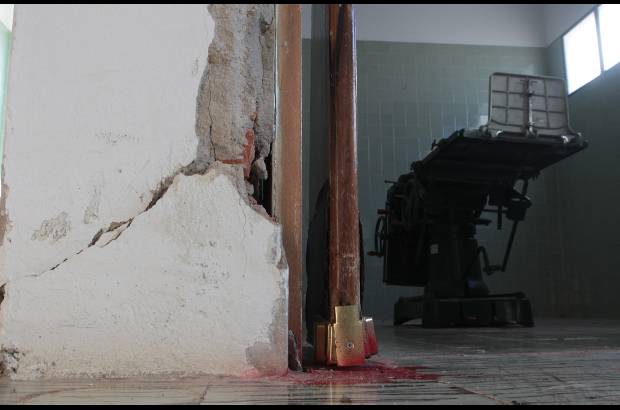 FOTOS HERN&#193;N VANEGAS - Adem&#225;s de la antig&#252;edad, la estructura es afectada por la miner&#237;a, que da&#241;&#243; el subsuelo.