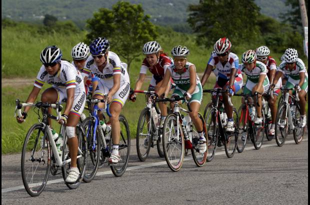 AP - La experimentada ciclista suramericana form&#243; parte del equipo colombiano que gan&#243; oro en persecuci&#243;n en grupo, el domingo pasado, y fue la vencedora en los 3.000 metros de persecuci&#243;n individual en tres Juegos Centroamericanos y del Caribe.