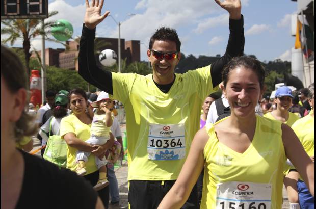 Esteban Jaramillo y Sebastián Salazar - Más de 10 mil competidores se dieron cita en esta histórica cita deportiva que se corría en las modalidades de 5, 10, 21 y 42 kilómetros.