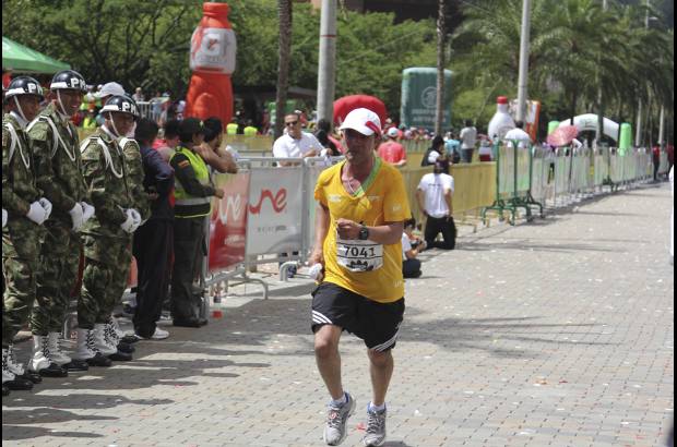 Esteban Jaramillo y Sebastián Salazar - Más de 10 mil competidores se dieron cita en esta histórica cita deportiva que se corría en las modalidades de 5, 10, 21 y 42 kilómetros.