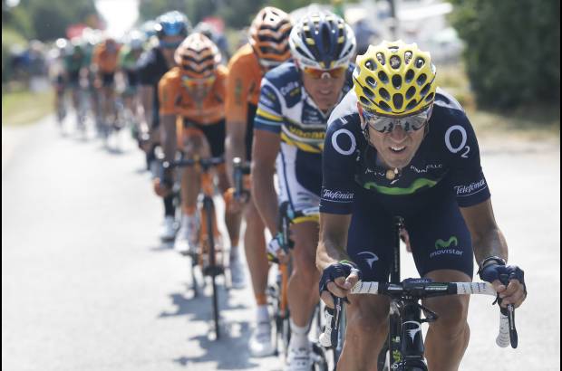 - Fue mucha y ardua la lucha de Alejandro Valverde para no perder la rueda de los favoritos.