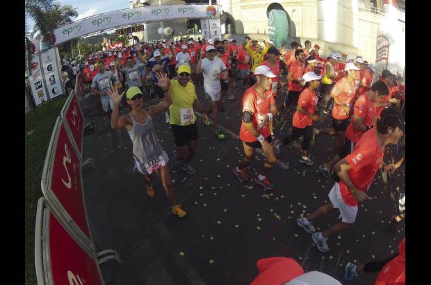 Esteban Jaramillo y Sebastián Salazar - Más de 10 mil competidores se dieron cita en esta histórica cita deportiva que se corría en las modalidades de 5, 10, 21 y 42 kilómetros.