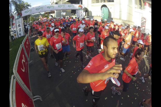 Esteban Jaramillo y Sebastián Salazar - Más de 10 mil competidores se dieron cita en esta histórica cita deportiva que se corría en las modalidades de 5, 10, 21 y 42 kilómetros.