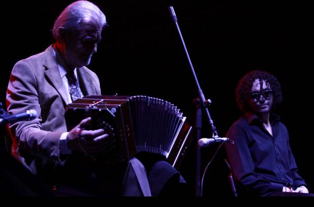 Manuel Saldarriaga - El bandoneista Rodolfo Mederos cautiv&#243; con su talento.